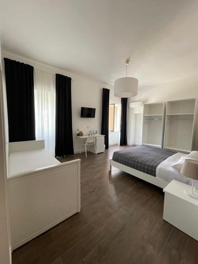 Banus Rooms Cagliari Exterior foto