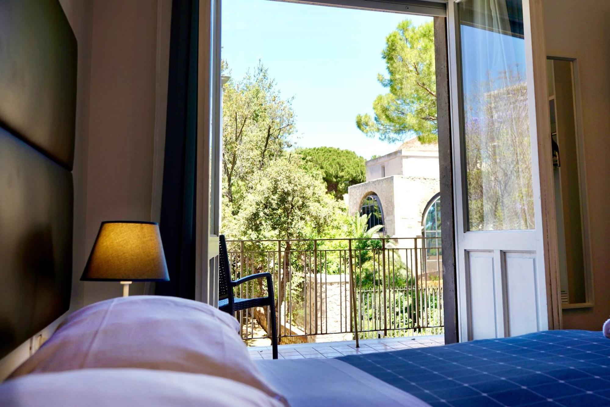 Banus Rooms Cagliari Exterior foto