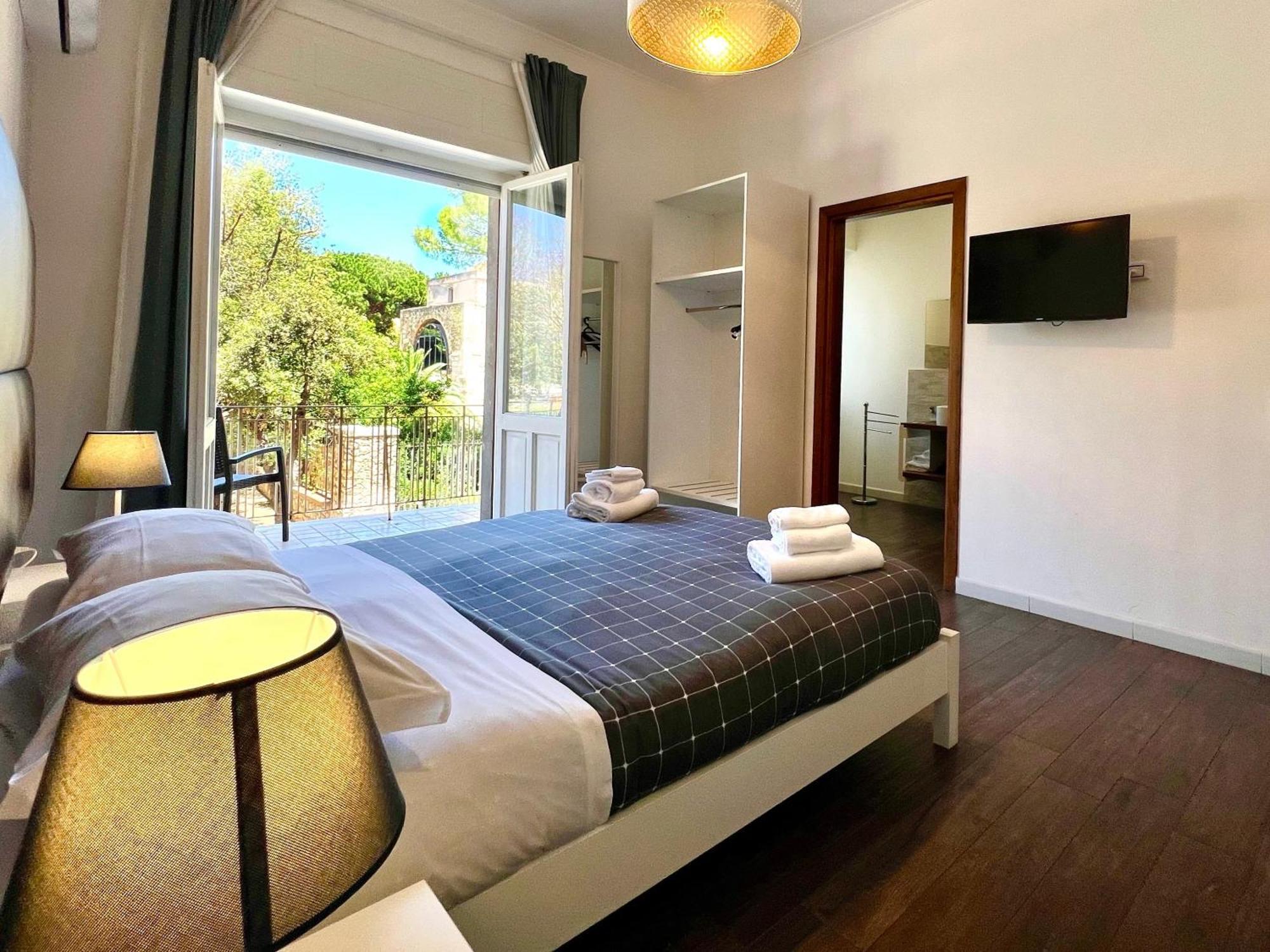 Banus Rooms Cagliari Exterior foto