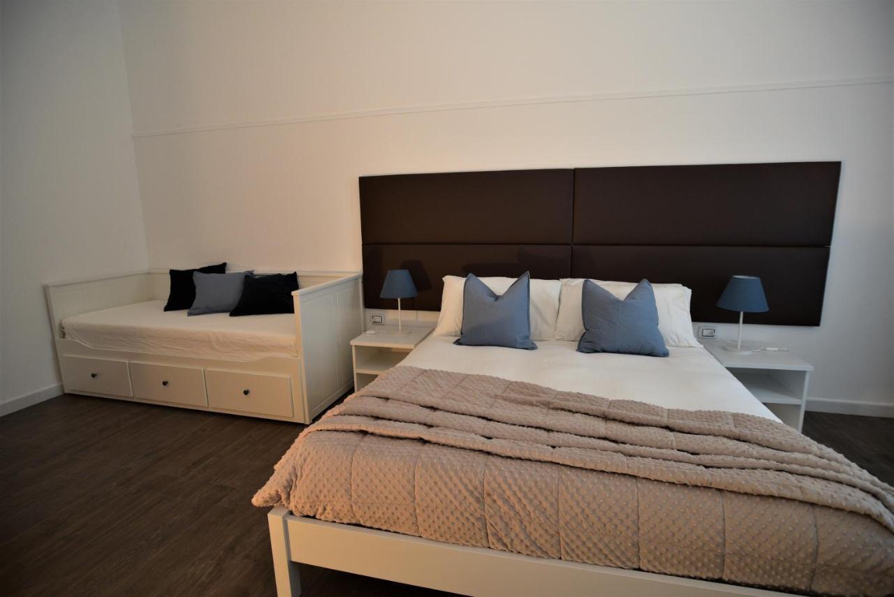 Banus Rooms Cagliari Exterior foto